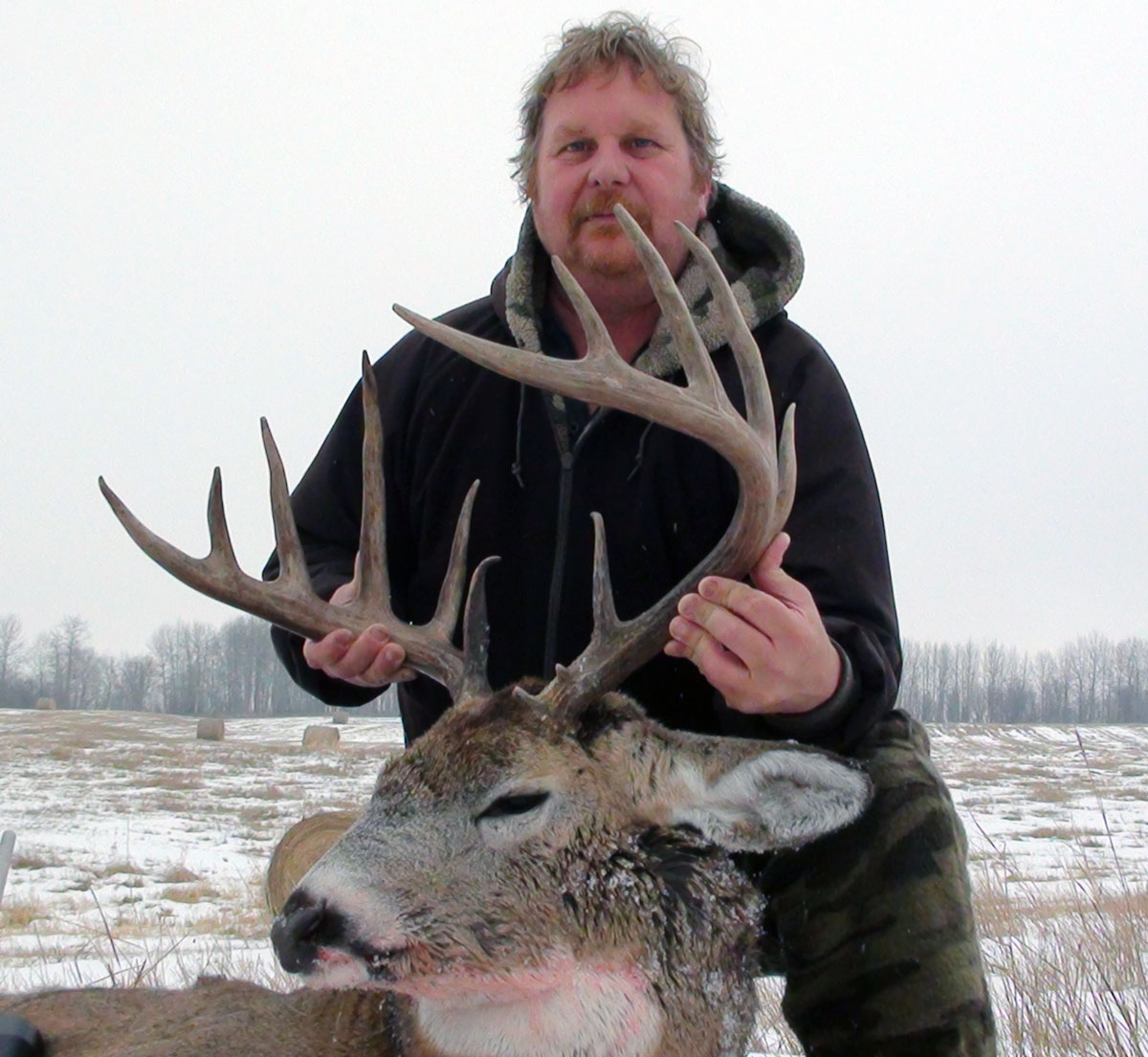 Alberta Whitetail Deer Rut Hunts